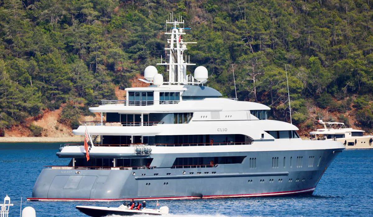 Russian oligarch Deripaska's yacht arrives in Turkish waters